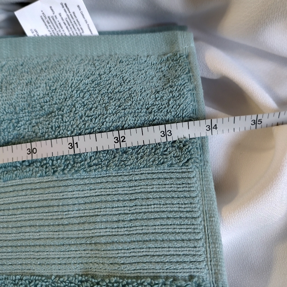 EUC Sonoma Set Of 4 Towels And 2 Bath Rugs - Picture 4 of 12